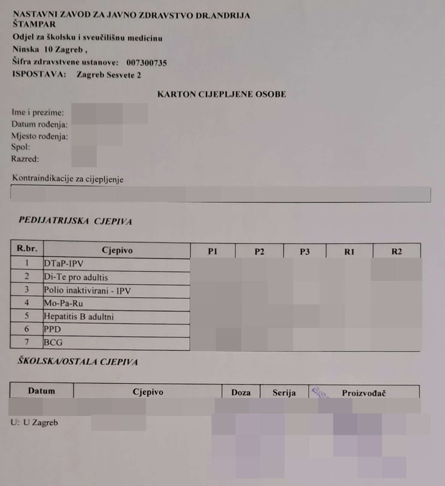 Karton cijepljenja s tablicom cjepiva – prikaz 1 s pikseliziranim osobnim podacima